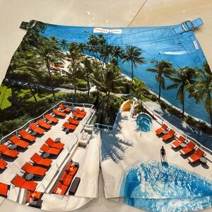 Men’s Orlebar brown swimsuit. Mandarin oriental edition. Size 31